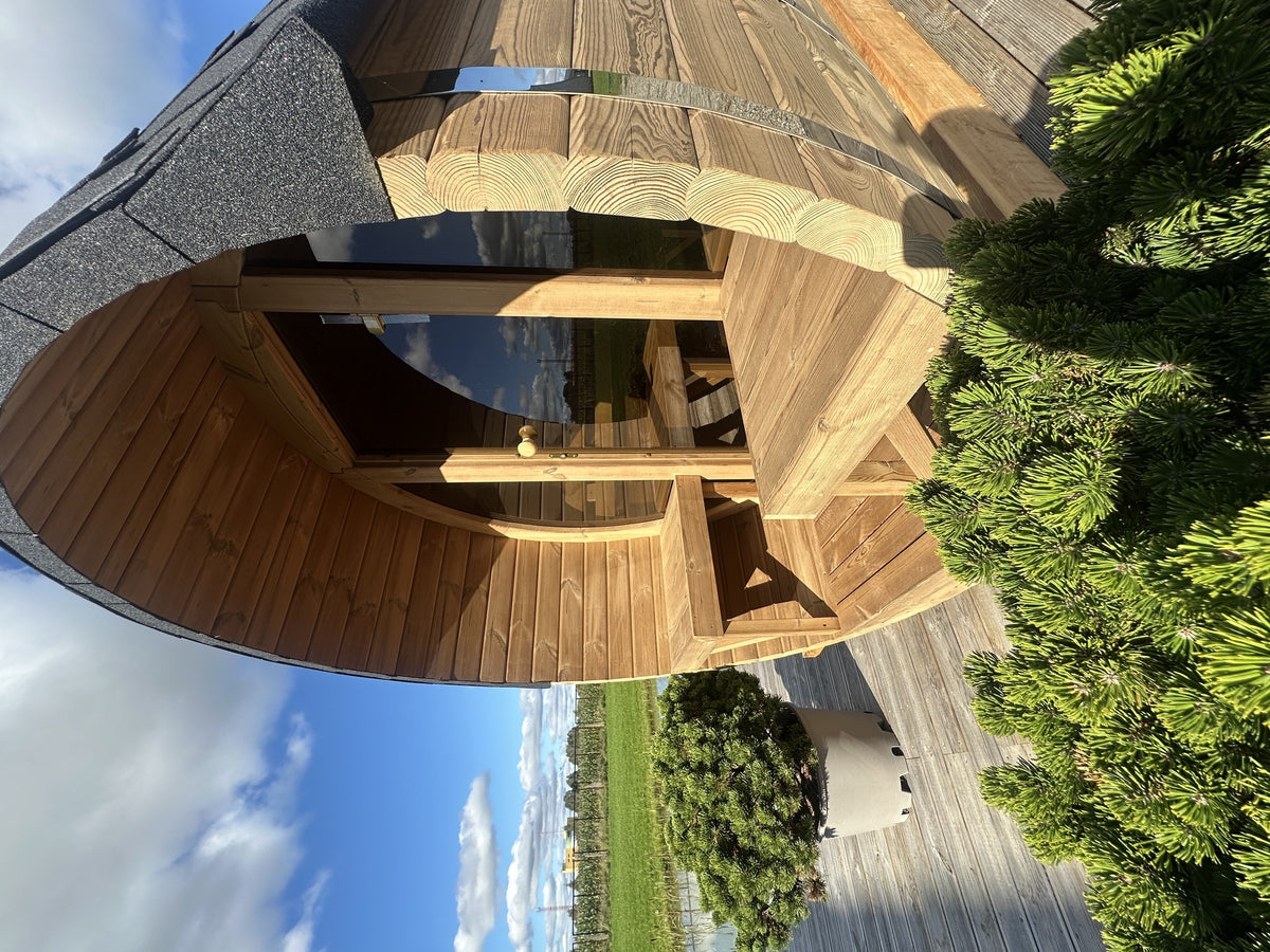 Holvi 300 covered porch with timber benches