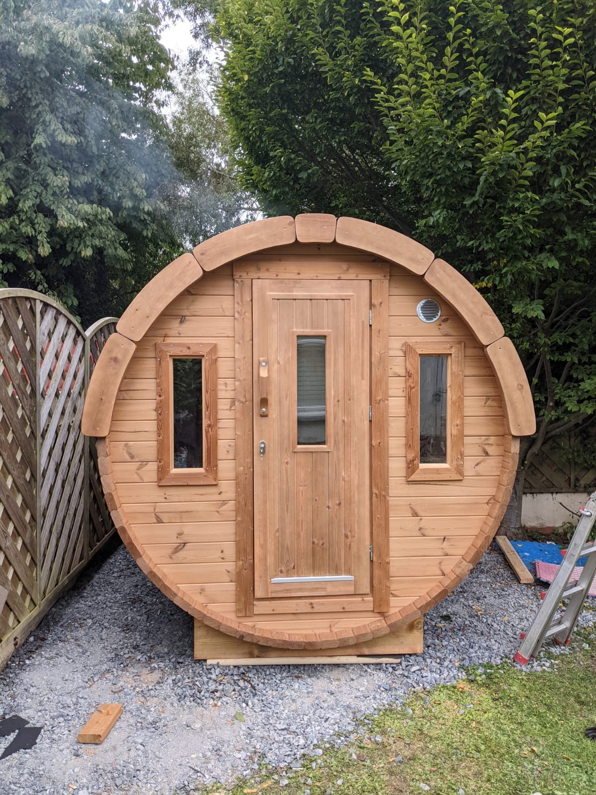 Holvi 350 front with timber door and two windows