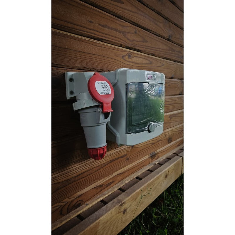 External electrical connection point and isolator on the 1.6m Cube Sauna