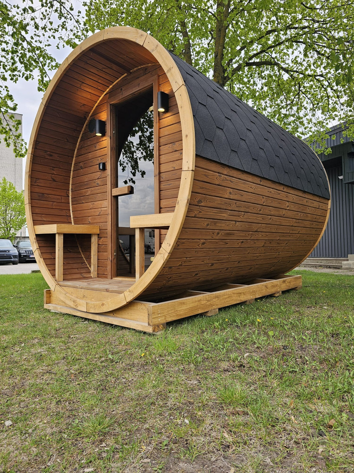Vanne 3m barrel sauna rear three quarter view with shingle roof