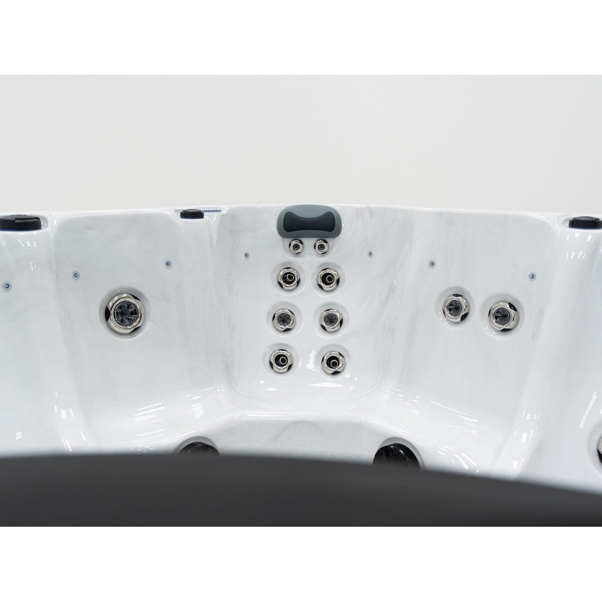 Elysium Dual 7 Plug & Play Hot Tub — 5 Person with Dual Loungers | Steam & Oak