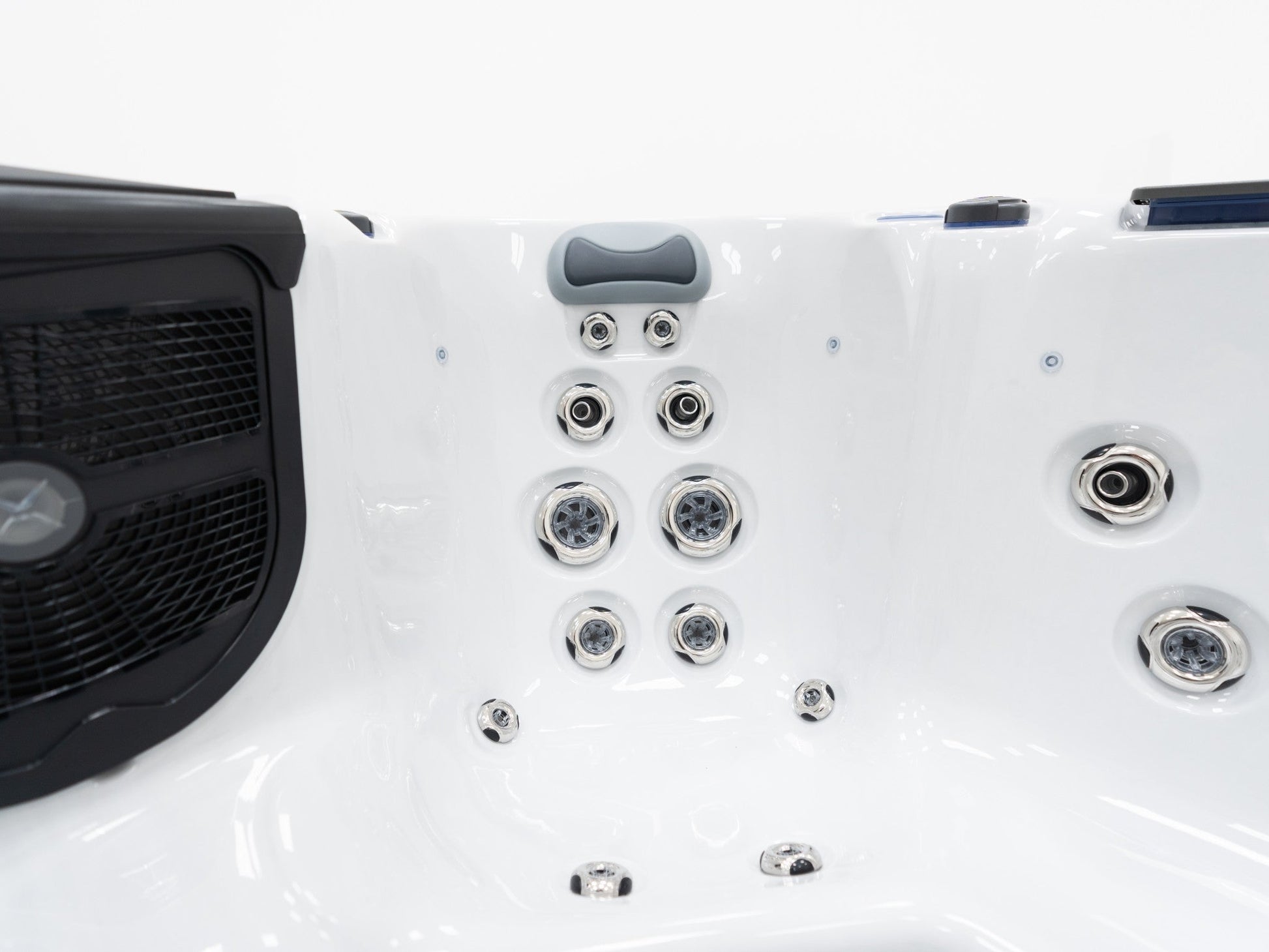 WithinWellness Equinox | 7-Seat High Power 32A Hot Tub