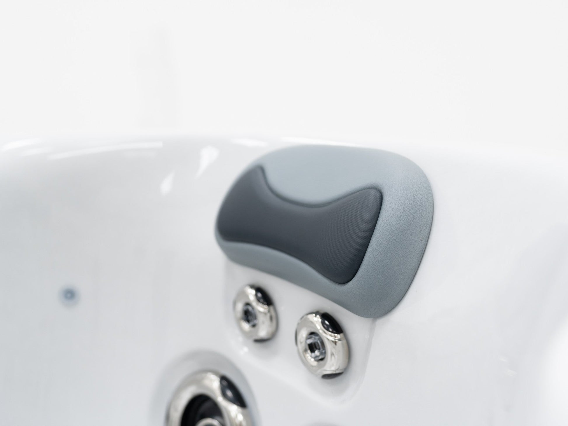 WithinWellness Equinox | 7-Seat High Power 32A Hot Tub