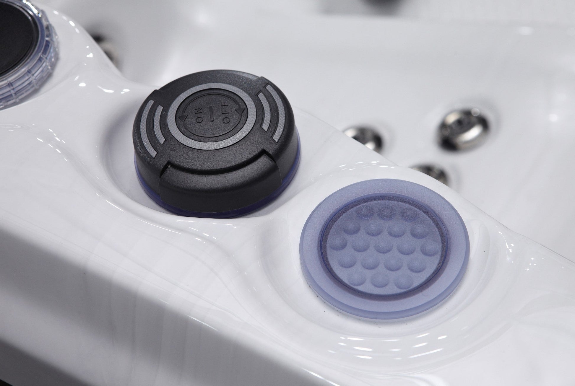 WithinWellness Aurora | 6-Person High Power 32A Hot Tub