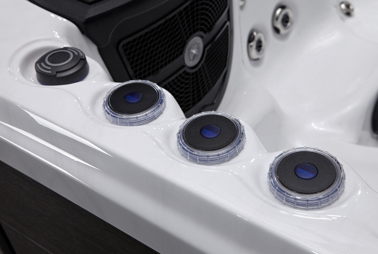 WithinWellness Aurora | 6-Person High Power 32A Hot Tub