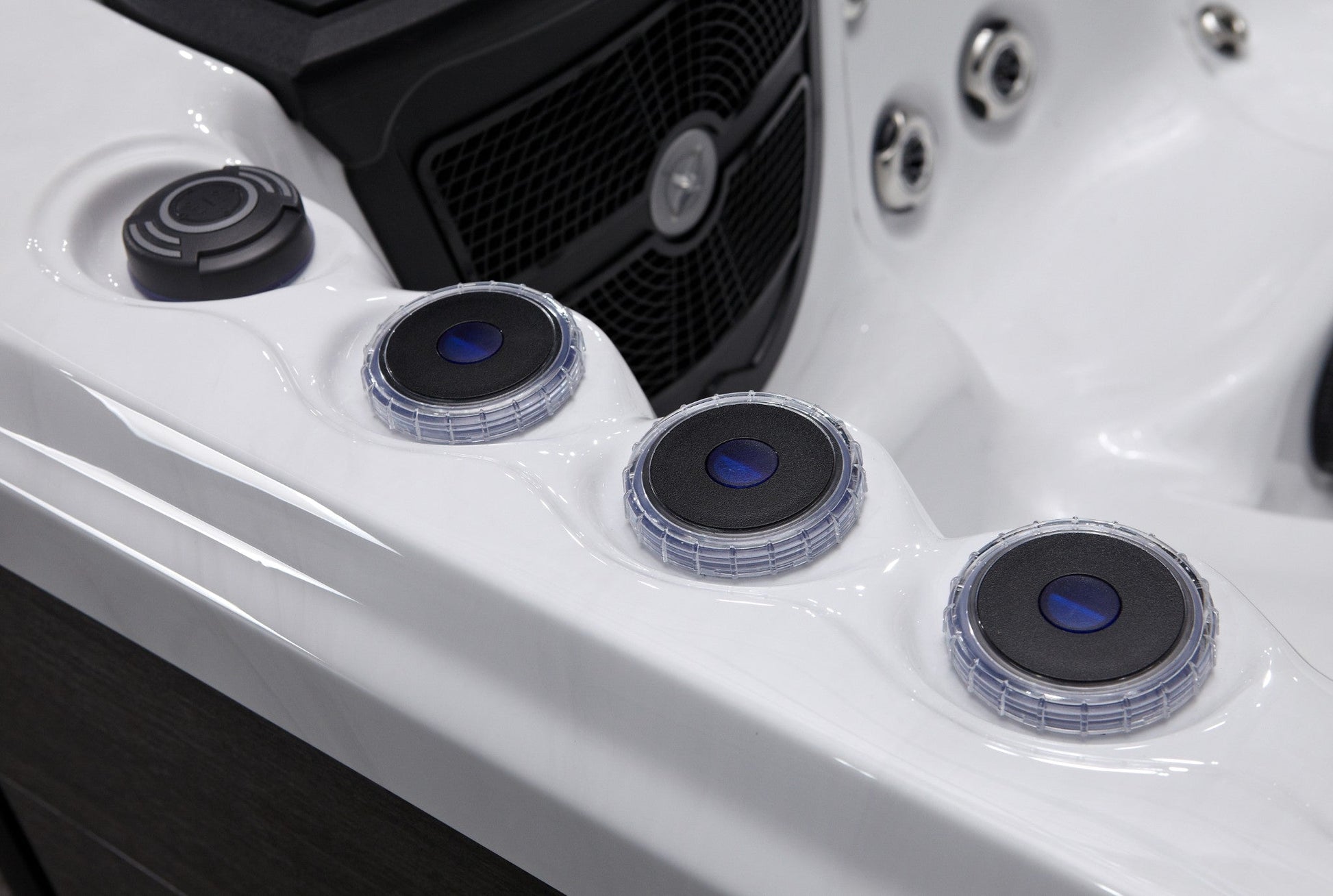 WithinWellness Aurora | 6-Person High Power 32A Hot Tub