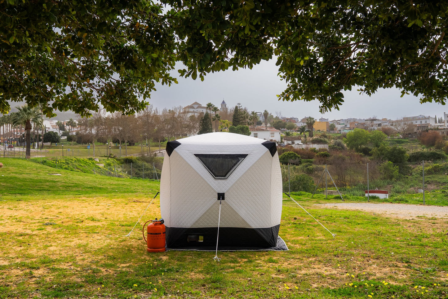 FinSteam Fritid pop-up portable gas sauna tent for 2-4 people