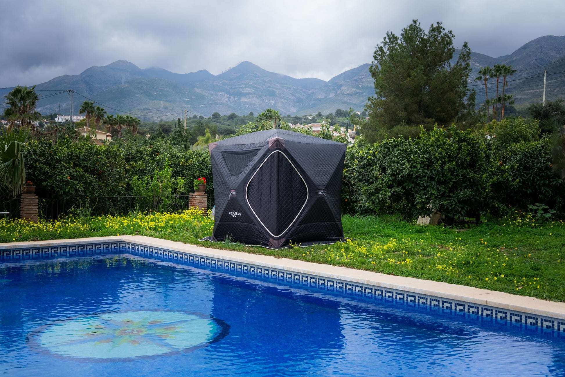 FinSteam Fritid X premium connectable pop-up gas sauna tent for 2-4 people