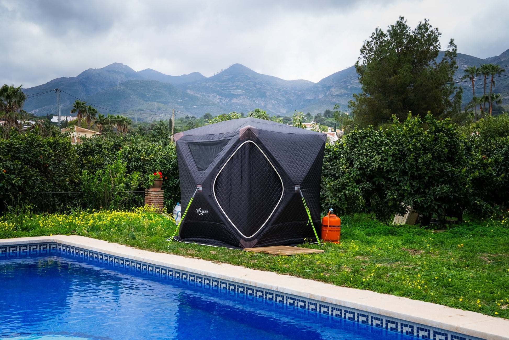 FinSteam Fritid X premium connectable pop-up gas sauna tent for 2-4 people
