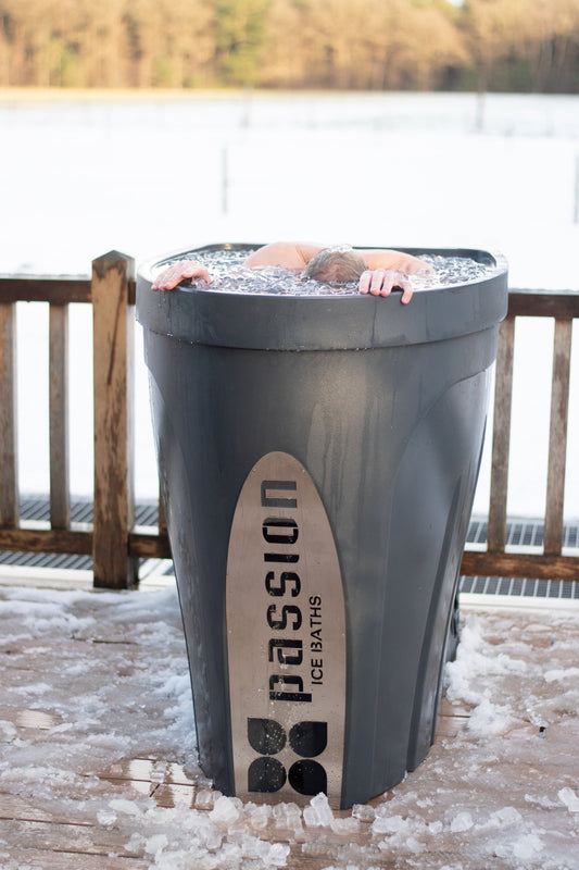 Single-person ice bath in a grey moulded shell, shown from the front with the chiller step alongside